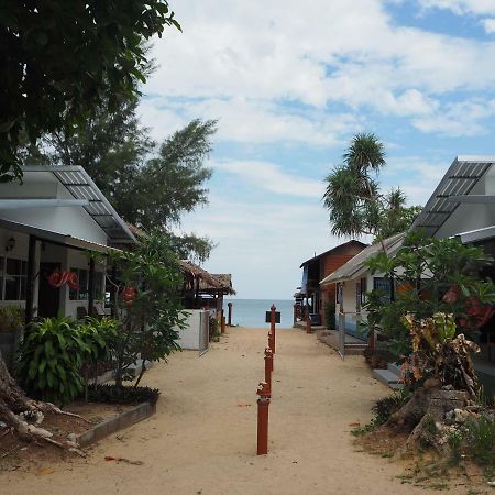 Bluesky Beach Bungalows Ko Lanta Kültér fotó