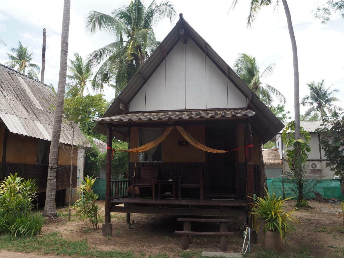 Bluesky Beach Bungalows Ko Lanta Kültér fotó